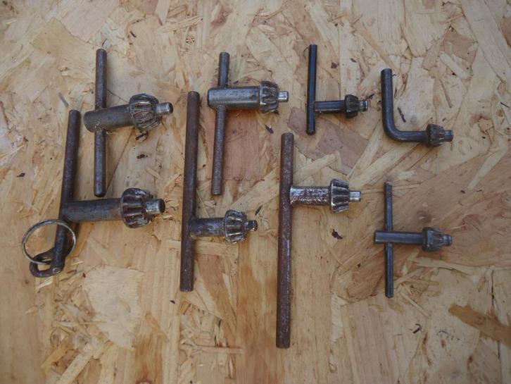Schuuropruiming set van 8 boormachine schroef kop sleutels ., Antiek en Kunst, Antiek | Gereedschap en Instrumenten, Ophalen of Verzenden