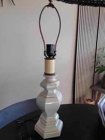 Oude porseleinen tafellamp in Art Deco/klassieke stijl beschikbaar voor biedingen