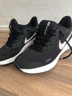 Nike sport schoenen 38, Sport en Fitness, Basketbal, Zo goed als nieuw, Ophalen