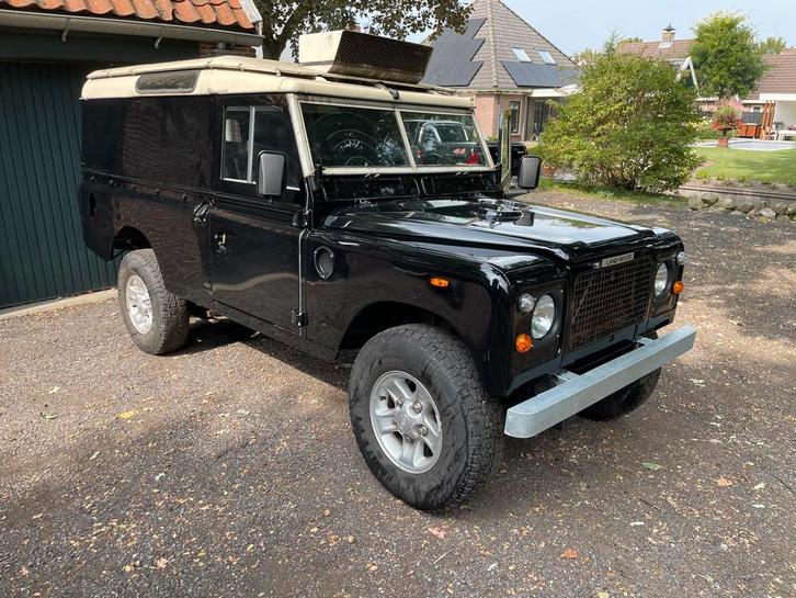 Te koop: Land Rover 109 V8 benzine 1979 kampeer­kenteken, Auto's, Land Rover, Particulier, 4x4, Benzine, SUV of Terreinwagen, Handgeschakeld