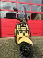 Vespa sprint full option, Fietsen en Brommers, Scooters | Vespa, Ophalen of Verzenden, Zo goed als nieuw, Benzine