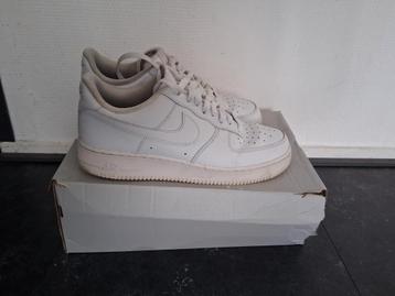 Witte Nike Air Force 1  beschikbaar voor biedingen