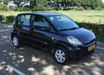 Daihatsu Sirion 1.0-12V Premium, '08, airco, nwe apk: 10-'26, Auto's, Voorwielaandrijving, Stof, 750 kg, Zwart