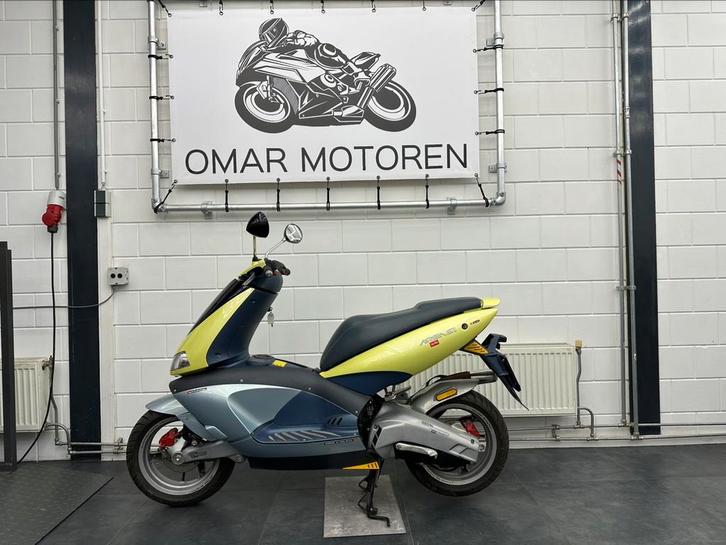 Aprilia area 51 Bromkenteken, Fietsen en Brommers, Scooters | Aprilia, Zo goed als nieuw, Overige modellen, Maximaal 45 km/u, Benzine