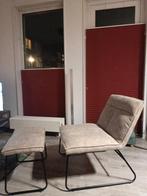 Comfortabele stoel inclusief voetenbank, Huis en Inrichting, Fauteuils, Ophalen, Overige materialen, 75 tot 100 cm, Zo goed als nieuw