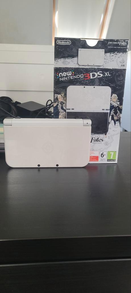 New 3DS XL Fire Emblem Fates Edition, Spelcomputers en Games, Spelcomputers | Nintendo 2DS en 3DS, Zo goed als nieuw, 3DS XL, Overige kleuren