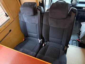 2 nette Camper autostoelen met 3 punts gordel & frame