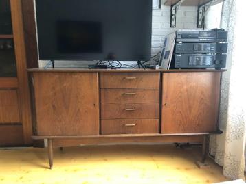 'Te koop kast beschikbaar voor biedingen