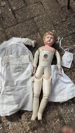 Antieke Doll Minerva pop Germany metalen hoofd lederen lijf, Ophalen of Verzenden