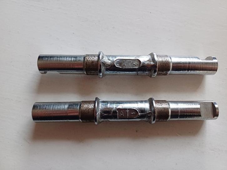 oldtimer fiets N.O.S nieuwe 2x AT trapas, Fietsen en Brommers, Fietsonderdelen, Nieuw, Oldtimer, Crankstel of Pedalen, Ophalen of Verzenden