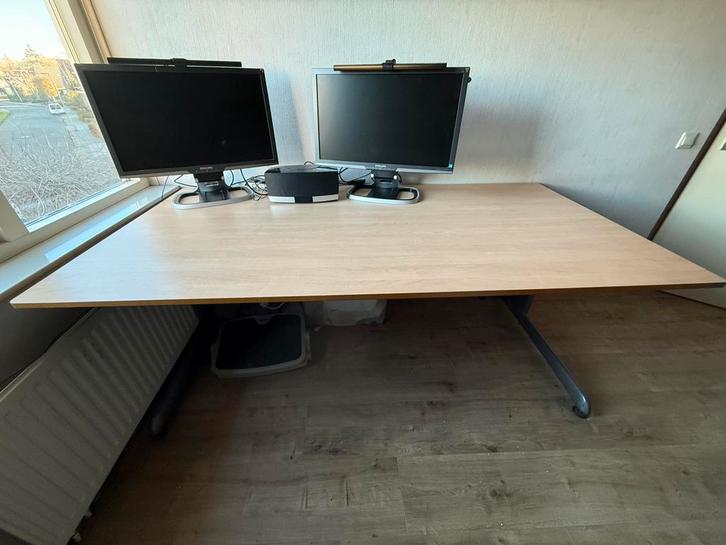 Prachtig groot Ahrend bureau 2m x 1m hoogte instelbaar, Huis en Inrichting, Bureaus, Zo goed als nieuw, Bureau, In hoogte verstelbaar
