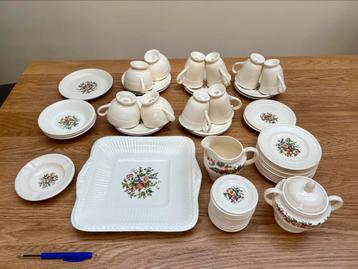 Wedgwood Conway servies beschikbaar voor biedingen