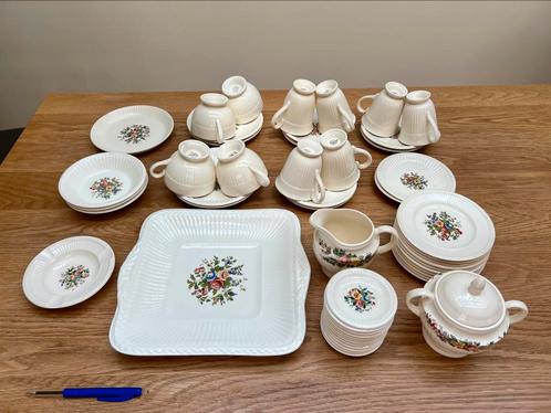 Wedgwood Conway servies, Huis en Inrichting, Keuken | Servies, Zo goed als nieuw, Kop(pen) en/of Schotel(s), Wedgwood, Porselein