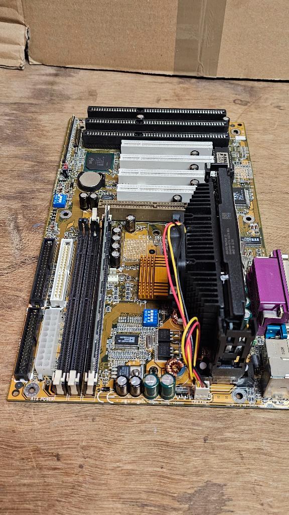 Gigabyte GA-6BXC rev 2.0 Slot 1, Computers en Software, Moederborden, Gebruikt, Overige soorten, Ophalen of Verzenden