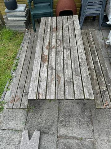 Picknick tafel (laag - gratis) beschikbaar voor biedingen