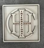 IHC international Harvester 3D embleem van hout breedte 30cm, Ophalen of Verzenden, Zo goed als nieuw