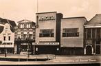 Ansichtkaart Sneek, Leeuwenburg met Amicitia Bioscoop., Ophalen of Verzenden, 1940 tot 1960, Ongelopen, Friesland