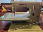 Vintage Fridor Naaimachine - Groen. Zit een beetje vast.., Ophalen of Verzenden, Gebruikt, Naaimachine, Overige merken
