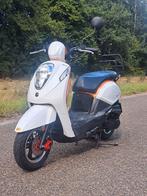 Sym mio 50i brom kenteken, Fietsen en Brommers, Maximaal 45 km/u, Zo goed als nieuw, Benzine, 50 cc