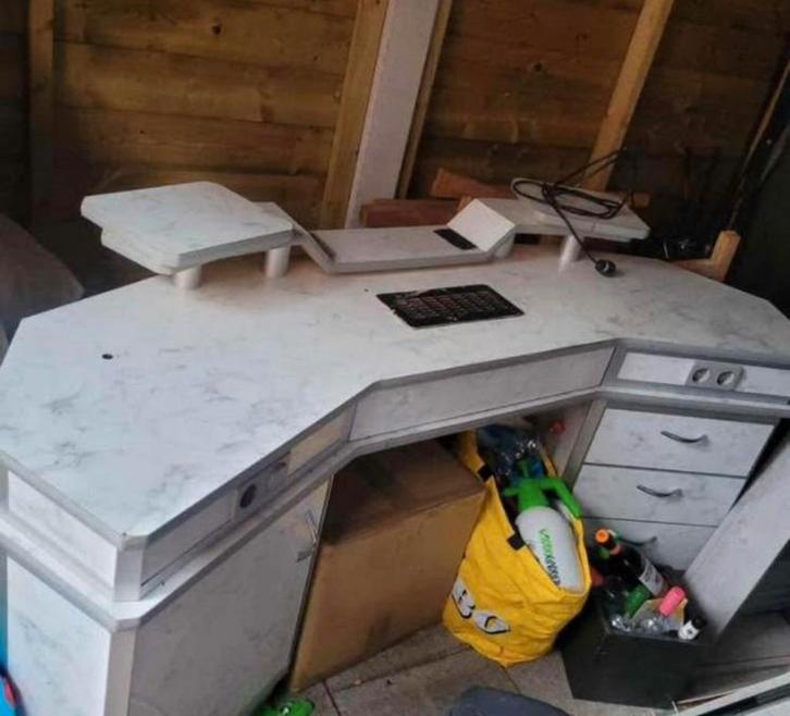 Nagel tafel met afzuiging, Huis en Inrichting, Bureaus, Zo goed als nieuw, Ophalen of Verzenden