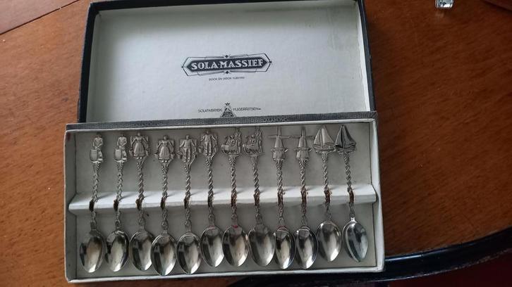 Complete set thee lepeltjes in originele doos sola massief, Antiek en Kunst, Antiek | Bestek, Ophalen of Verzenden