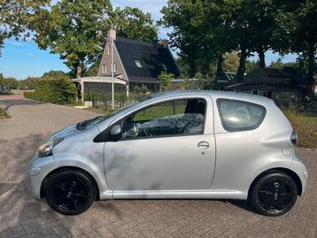 Toyota Aygo 1.0 12V airco apk 22/9/2026 zeer mooi beschikbaar voor biedingen