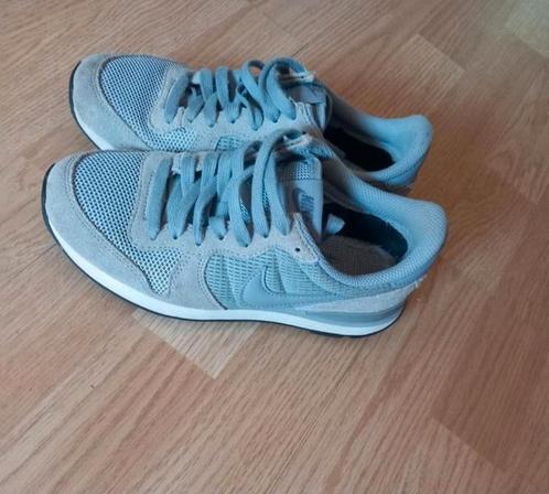 Zgan Nike dames sneakers grijs blauw mt 36 Ehv5655 geldrop, Kinderen en Baby's, Kinderkleding | Schoenen en Sokken, Zo goed als nieuw