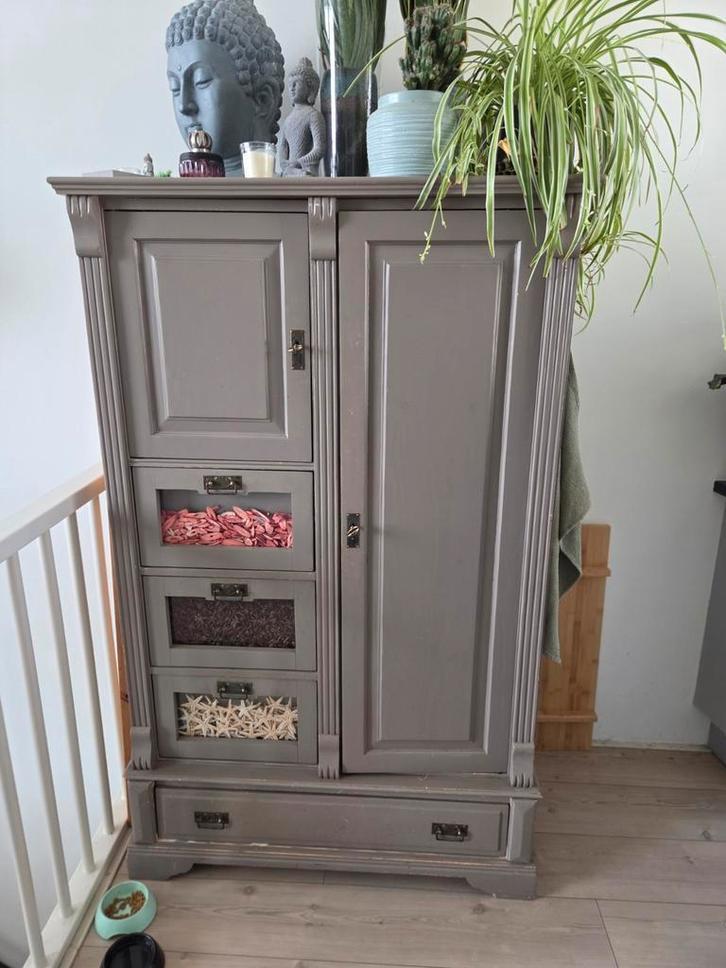 Mooie grijze kast, Huis en Inrichting, Kasten | Overige, Gebruikt, Ophalen