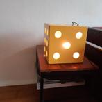 Vintage houten dobbelsteen lamp ambachtelijk gemaakt unicaat, Gebruikt, Vintage, Ophalen of Verzenden, Minder dan 50 cm
