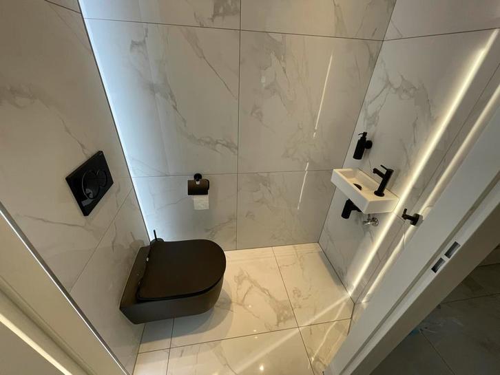 Complete Zwarte WC Set - Randloos, Doe-het-zelf en Verbouw, Sanitair, Gebruikt, Toilet, Ophalen of Verzenden