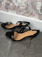 Christian Louboutin Loubigirl maat 40, Kleding | Dames, Schoenen, Zo goed als nieuw, Zwart, Verzenden