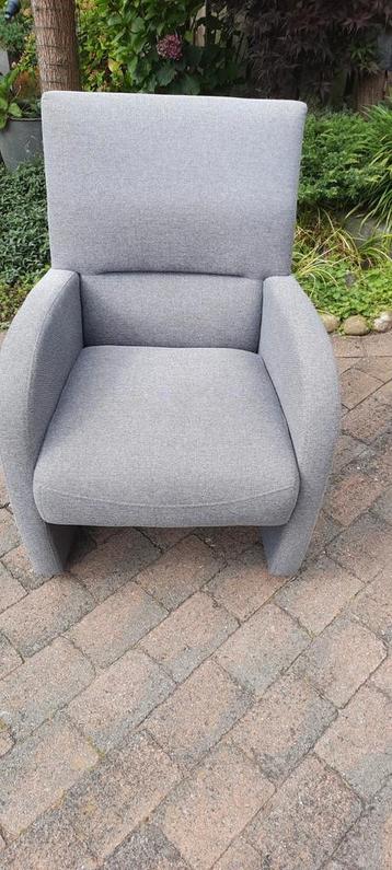 6 eetkamerstoelen (meerdere combinaties mogelijk) beschikbaar voor biedingen