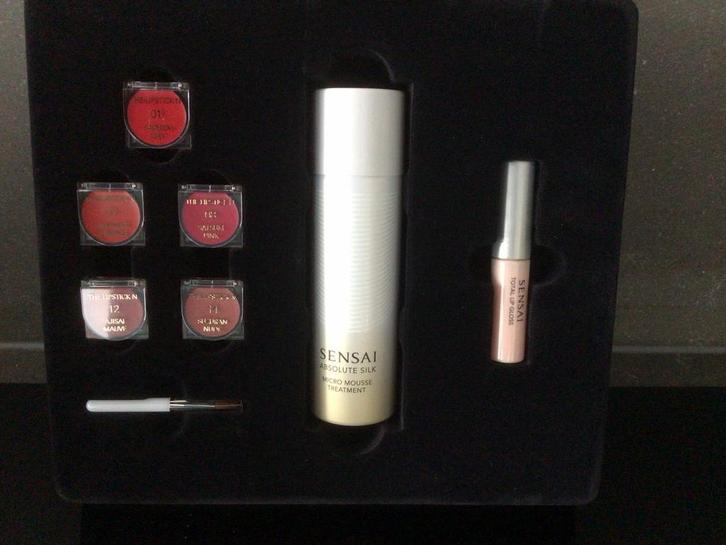 Sensai Introduction Kit bevat o.a. Absolute Silk 45 ml NIEUW, Sieraden, Tassen en Uiterlijk, Uiterlijk | Cosmetica en Make-up