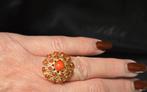 Gouden antieke cocktail ring met bloedkoraal. 2026/68., Ophalen of Verzenden, Goud, Ring, Met edelsteen