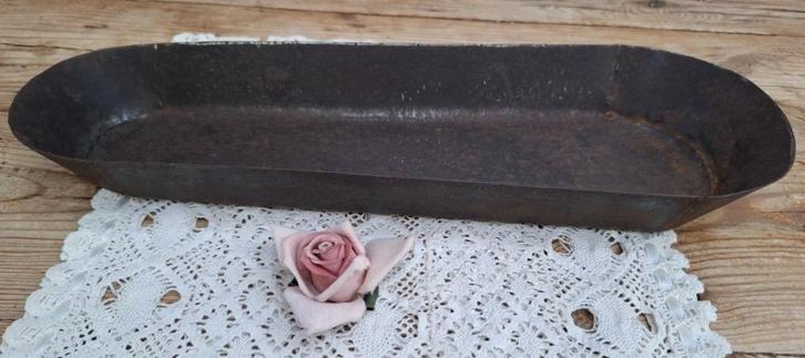 Grote metalen antieke doorleefde bakvorm , apart vorm, Antiek en Kunst, Antiek | Keukenbenodigdheden, Ophalen of Verzenden