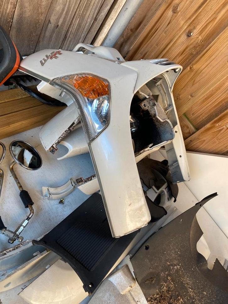 Kymco like 50 tt onderdelen zie adv, Fietsen en Brommers, Brommeronderdelen | Scooters, Gebruikt, Kymco, Overige typen, Ophalen of Verzenden