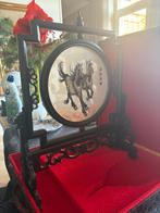 Chinees zijden borduurwerk met paarden. Nieuw in doos, Ophalen