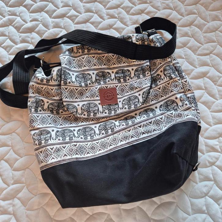 T-Bags | schoudertas | waterproof | black & white, Sieraden, Tassen en Uiterlijk, Tassen | Schoudertassen, Zo goed als nieuw, Overige merken