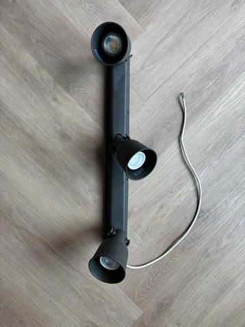 IKEA Plafondlamp met 3 Spots beschikbaar voor biedingen