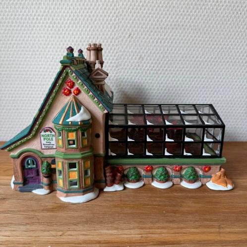 Department 56 Mrs. Claus Greenhouse, North Pole Kerstdorp, Diversen, Kerst, Zo goed als nieuw, Ophalen of Verzenden