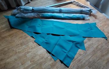  Zonnescherm te koop – compleet met doek en frame  beschikbaar voor biedingen