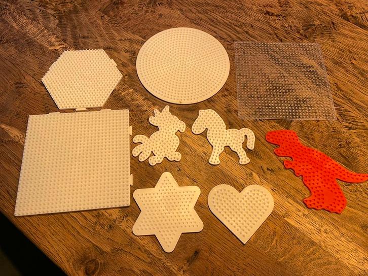HAMA strijkkralen, 10 vormpjes en voorbeelden., Kinderen en Baby's, Speelgoed | Educatief en Creatief, Zo goed als nieuw, Ophalen of Verzenden