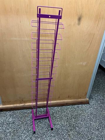 Paars  Rose Tijdschriftenrek beschikbaar voor biedingen