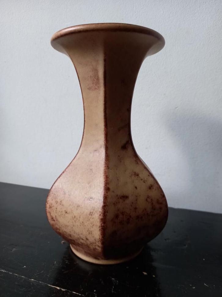 Keramische designvaas, organisch gelobd, modernistisch uniek, Antiek en Kunst, Antiek | Vazen, Ophalen of Verzenden