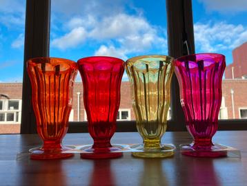 Nieuw gekleurde feest bekers plastic buitenservies ijs beschikbaar voor biedingen
