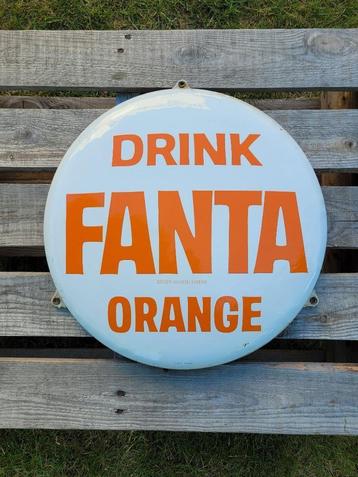 Origineel vintage emaille Fanta Orange reclamebord beschikbaar voor biedingen