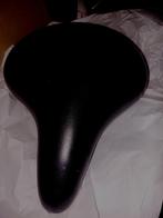 Nooit gebruikt zwart Fietszadel, wijd  stevig en zacht, Ophalen of Verzenden