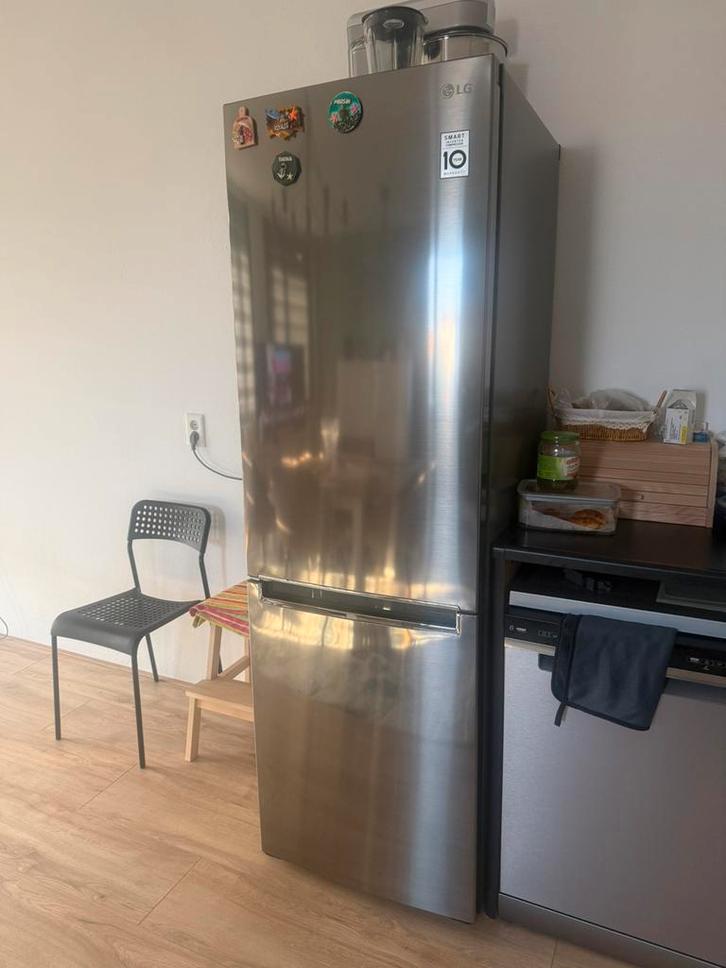 LG KOELKAST, Witgoed en Apparatuur, Koelkasten en IJskasten, Zo goed als nieuw, Met aparte vriezer, 200 liter of meer, 160 cm of meer