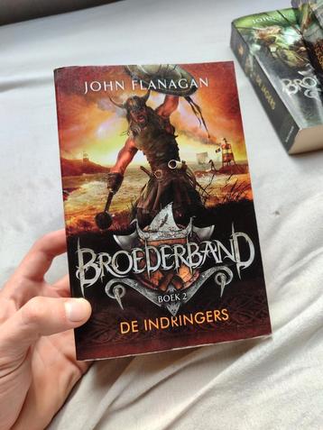 John Flanagan - De indringers beschikbaar voor biedingen