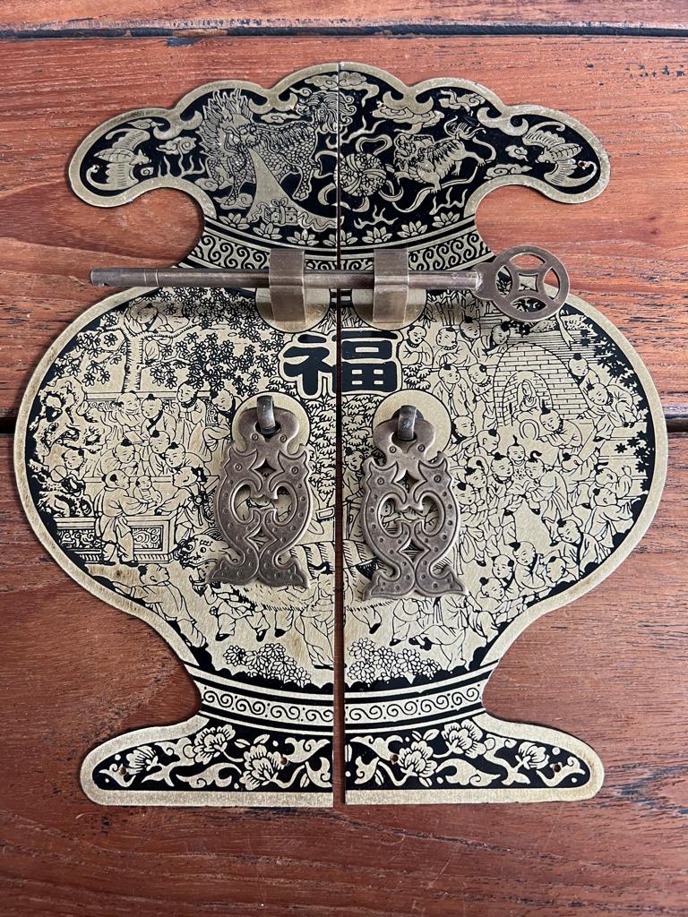 Chinees beslag chinese bruidskast oosterse kast vaas model, Huis en Inrichting, Woonaccessoires | Overige, Verburgt Vintage, Nieuw